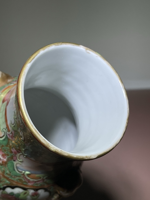 古玩陶瓷罕見珍品清廣彩獅耳銜環(huán)開光滿大人故事尊拍賣,當(dāng)前價格8800元