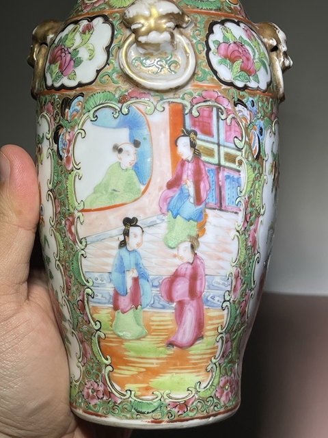 古玩陶瓷罕見珍品清廣彩獅耳銜環(huán)開光滿大人故事尊拍賣,當(dāng)前價格8800元