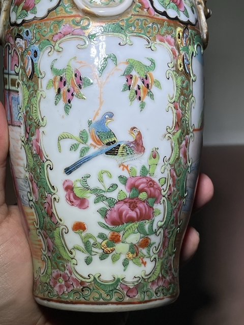 古玩陶瓷罕見珍品清廣彩獅耳銜環(huán)開光滿大人故事尊拍賣,當(dāng)前價格8800元