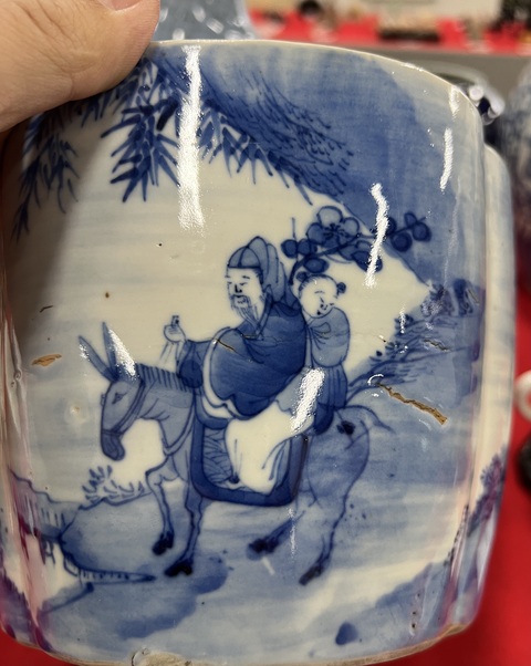 古玩陶瓷清中晚期青花人物故事圖海棠形水指真品鑒賞圖