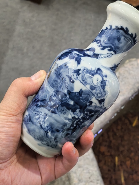 古玩陶瓷清光緒 青花刀馬人物盤口瓶真品鑒賞圖