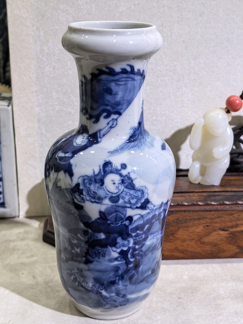 古玩陶瓷清光緒 青花刀馬人物盤口瓶真品鑒賞圖