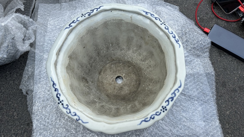 古玩陶瓷山水紋青花花盆真品鑒賞圖