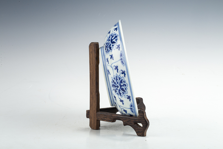 古玩陶瓷清光緒·青花纏枝蓮紋盤（官）真品鑒賞圖