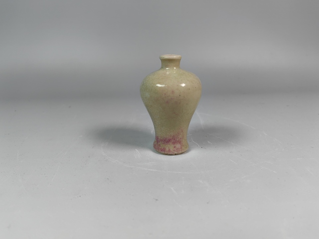 古玩陶瓷清中晚哥釉繕血紅梅瓶真品鑒賞圖