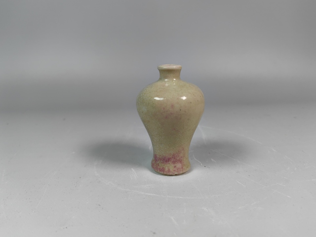 古玩陶瓷清中晚哥釉繕血紅梅瓶真品鑒賞圖