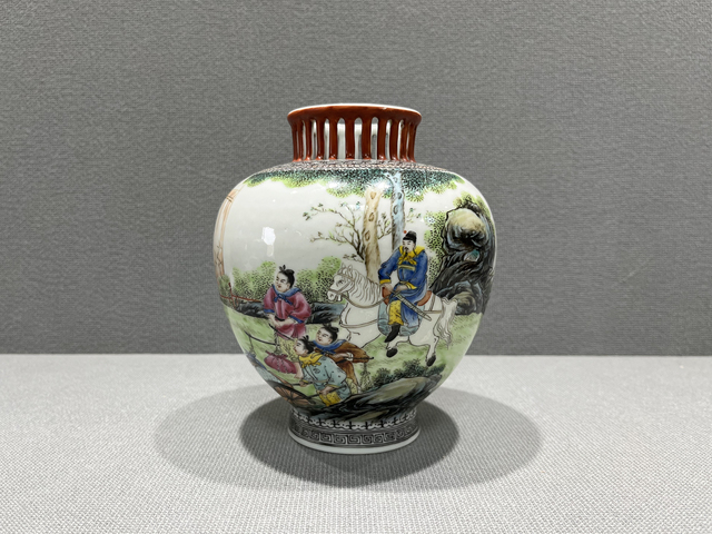 古玩陶瓷民國·粉彩水滸傳人物故事紋詩文罐真品鑒賞圖