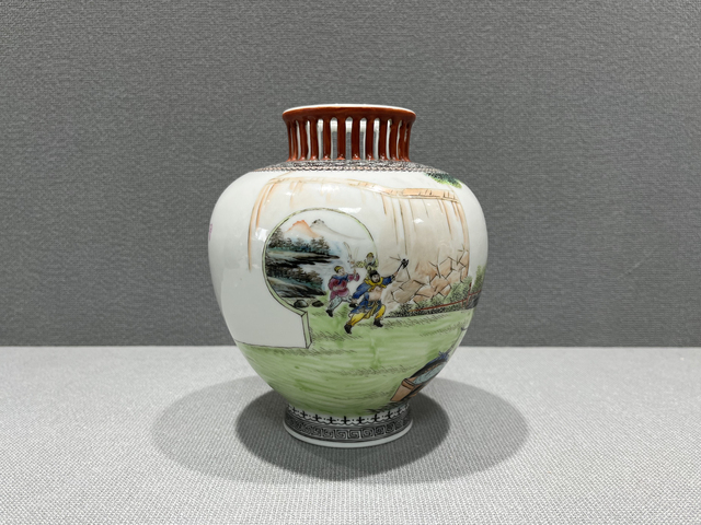 古玩陶瓷民國·粉彩水滸傳人物故事紋詩文罐真品鑒賞圖