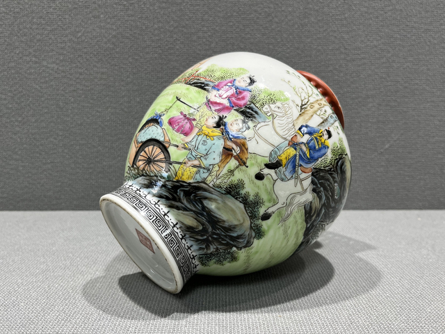 古玩陶瓷民國·粉彩水滸傳人物故事紋詩文罐真品鑒賞圖