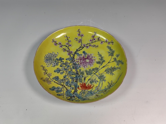 古玩陶瓷民國粉彩四季花卉紋花口賞盤真品鑒賞圖