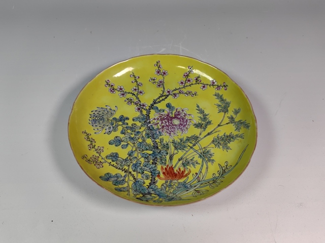 古玩陶瓷民國粉彩四季花卉紋花口賞盤真品鑒賞圖