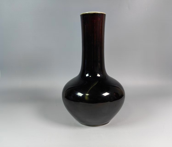 古玩陶瓷清中晚烏金釉天球瓶真品鑒賞圖