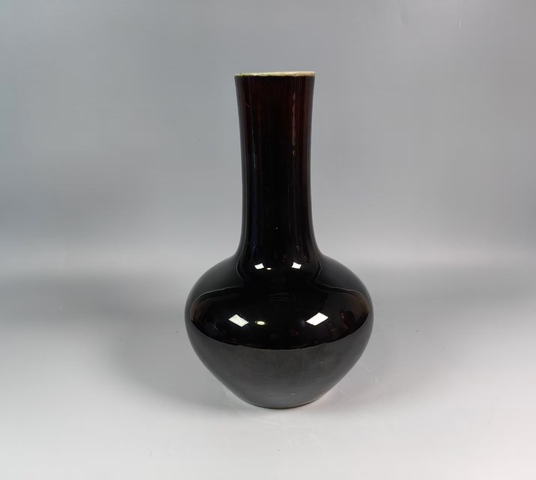 古玩陶瓷清中晚烏金釉天球瓶真品鑒賞圖