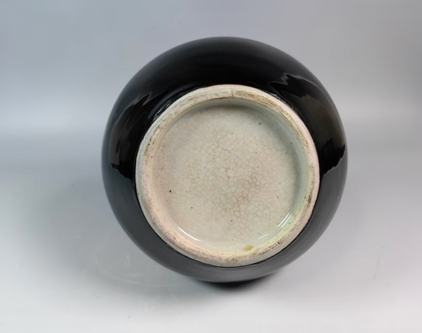 古玩陶瓷清中晚烏金釉天球瓶真品鑒賞圖