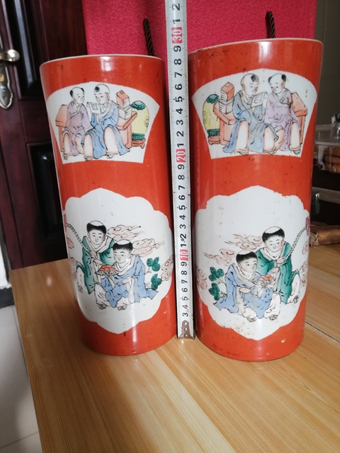 古玩陶瓷創匯期仿民國釩紅彩開窗粉彩人物帽筒真品鑒賞圖
