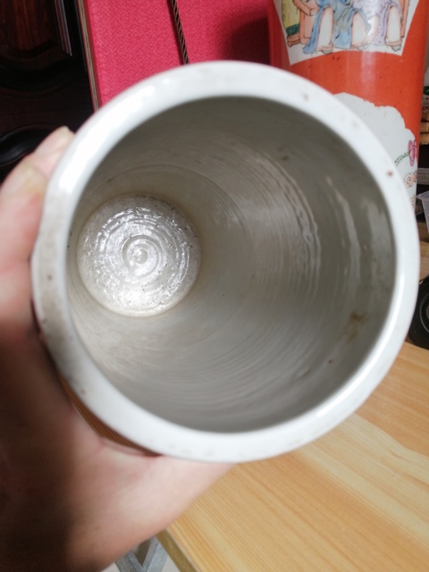 古玩陶瓷創匯期仿民國釩紅彩開窗粉彩人物帽筒真品鑒賞圖