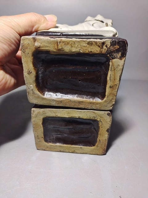 古玩陶瓷磁州窯獅子香插拍賣,當前價格900元