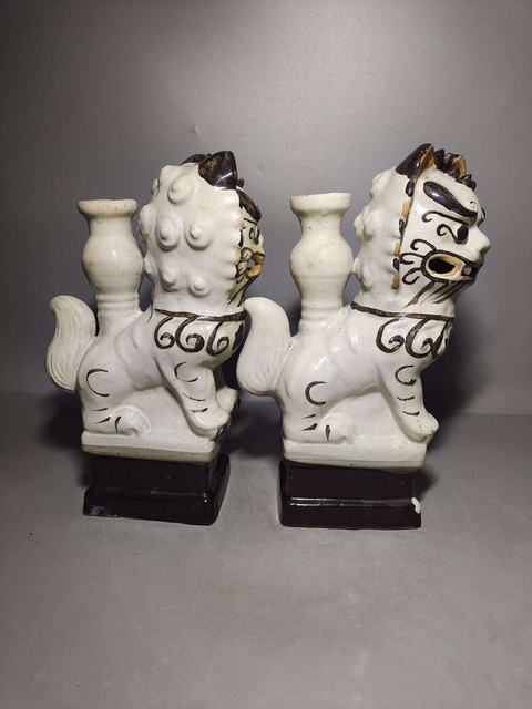 古玩陶瓷磁州窯獅子香插拍賣,當前價格900元