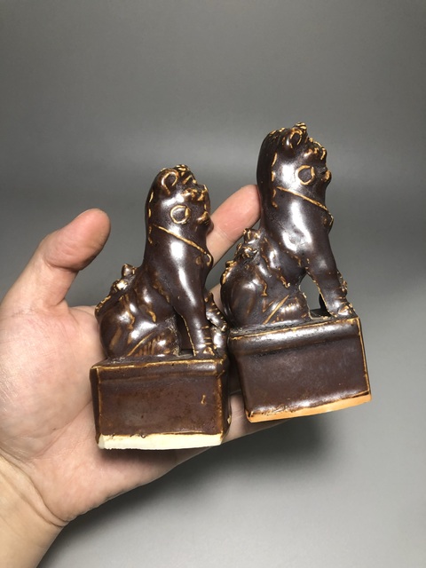 古玩陶瓷德化窯紫金釉清供真品鑒賞圖