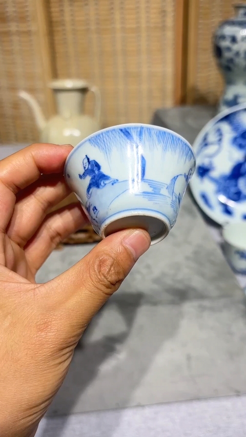 古玩陶瓷康熙青花杯真品鑒賞圖