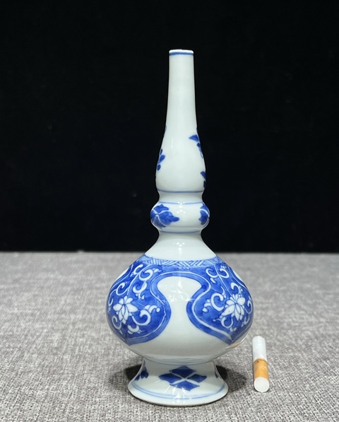 古玩陶瓷青花花卉紋葫蘆瓶真品鑒賞圖
