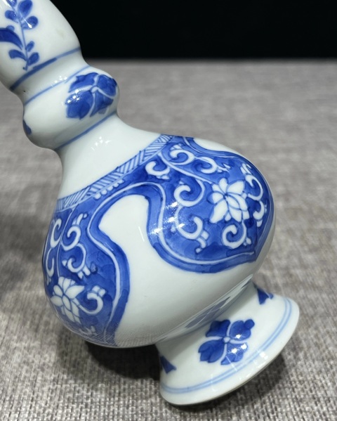 古玩陶瓷青花花卉紋葫蘆瓶真品鑒賞圖