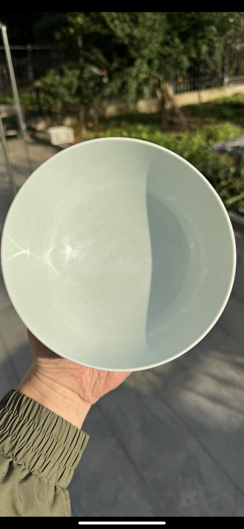 古玩陶瓷紅釉碗真品鑒賞圖