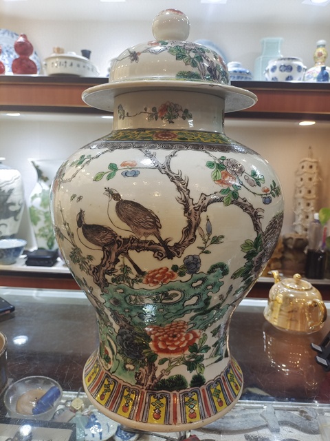 古玩陶瓷五彩洞石牡丹花鳥紋將軍罐真品鑒賞圖