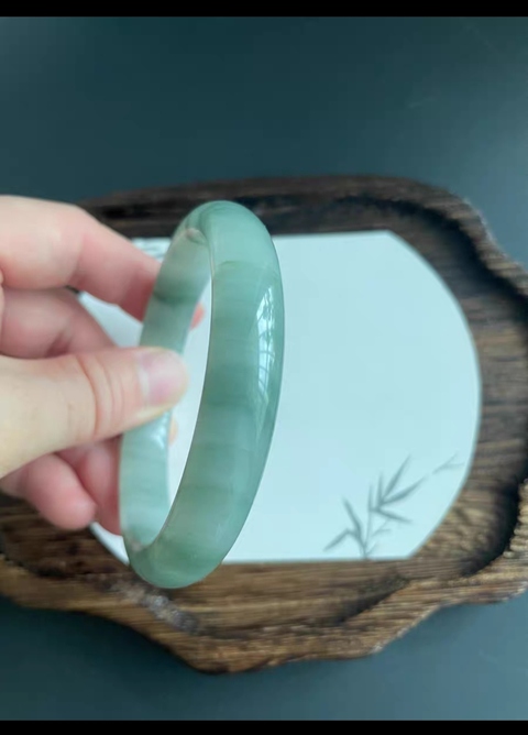 古玩玉器天山翠手鐲真品鑒賞圖