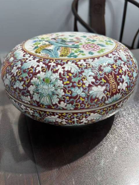 古玩陶瓷粉彩鳳穿牡丹圖捧盒，模糊，偏老真品鑒賞圖