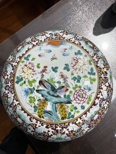古玩陶瓷粉彩鳳穿牡丹圖捧盒，模糊，偏老真品鑒賞圖