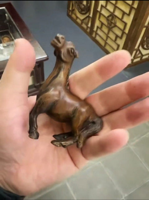 古玩銅器銅馬真品鑒賞圖