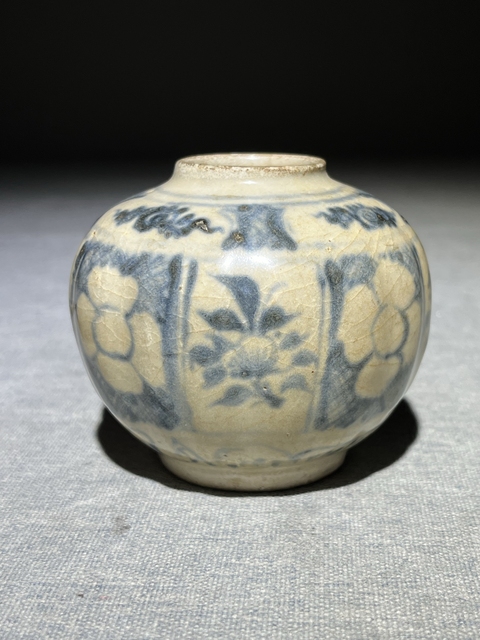 古玩陶瓷【明:萬歷】青花花卉紋水盂【文房雅器】【路份高,收藏價值好】拍賣,當前價格0元