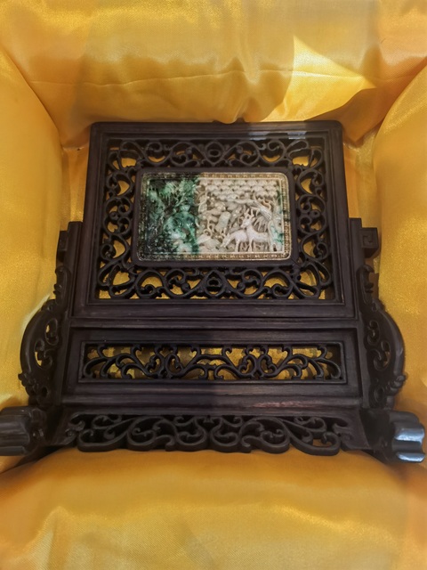 古玩雜項現(xiàn)代機雕玉屏桌面擺件真品鑒賞圖