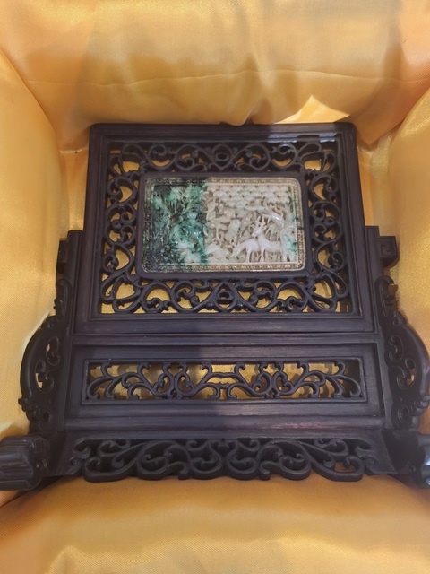 古玩雜項現(xiàn)代機雕玉屏桌面擺件真品鑒賞圖