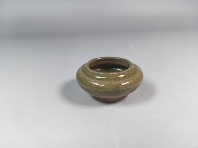 古玩陶瓷元明青釉水盂真品鑒賞圖