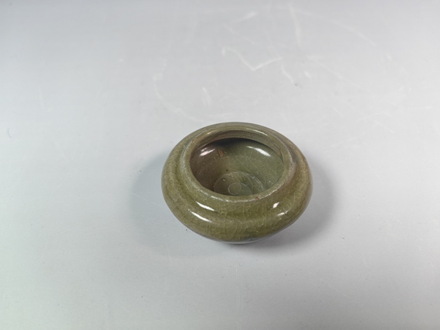 古玩陶瓷元明青釉水盂真品鑒賞圖