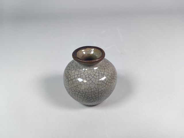 古玩陶瓷清中哥釉水盂真品鑒賞圖