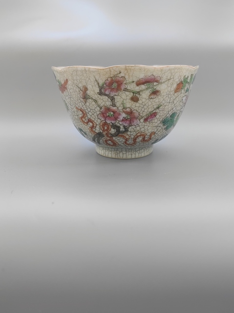 古玩陶瓷煨瓷粉彩花卉紋茶杯真品鑒賞圖