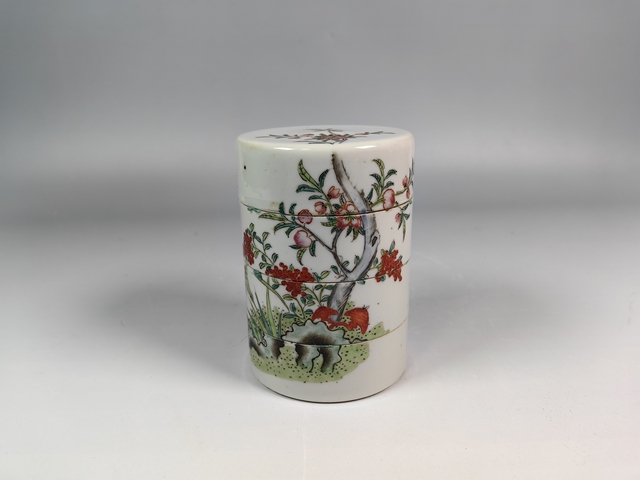 古玩陶瓷晚清民國花卉紋粉彩節盒真品鑒賞圖