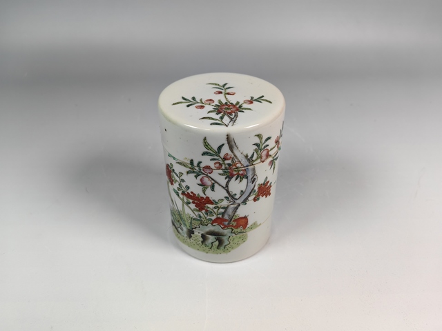 古玩陶瓷晚清民國花卉紋粉彩節盒真品鑒賞圖