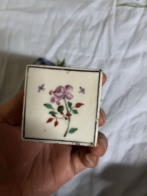 古玩陶瓷花蝶紋廣彩廚具真品鑒賞圖