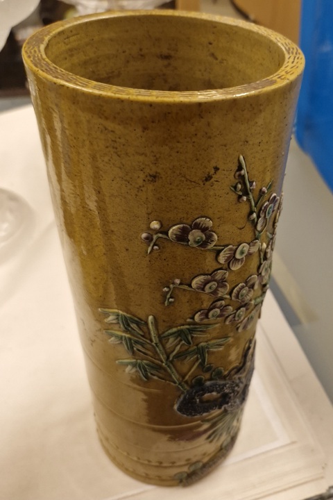 古玩陶瓷喜上眉梢素三彩帽筒真品鑒賞圖