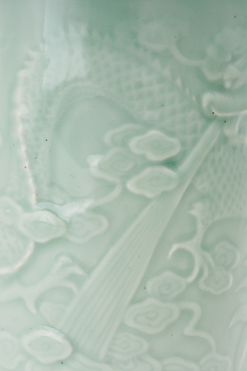 古玩陶瓷龍紋青釉筆筒真品鑒賞圖