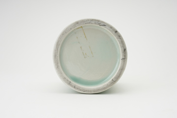 古玩陶瓷龍紋青釉筆筒真品鑒賞圖