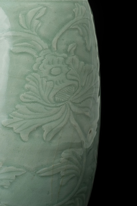 古玩陶瓷龍泉窯青釉瓶真品鑒賞圖