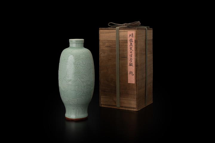 古玩陶瓷龍泉窯青釉瓶真品鑒賞圖