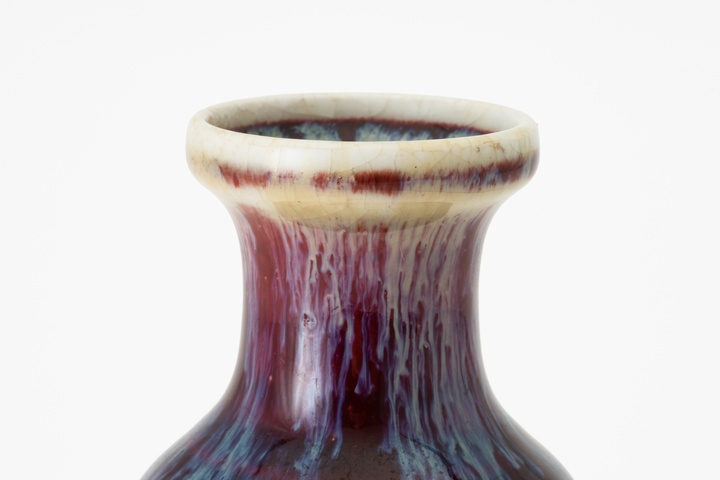 古玩陶瓷窯變紅釉盤口瓶真品鑒賞圖