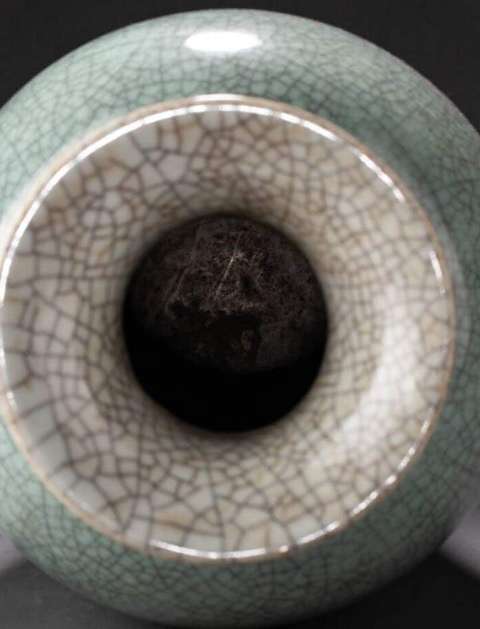 古玩陶瓷綠哥釉觀音瓶真品鑒賞圖