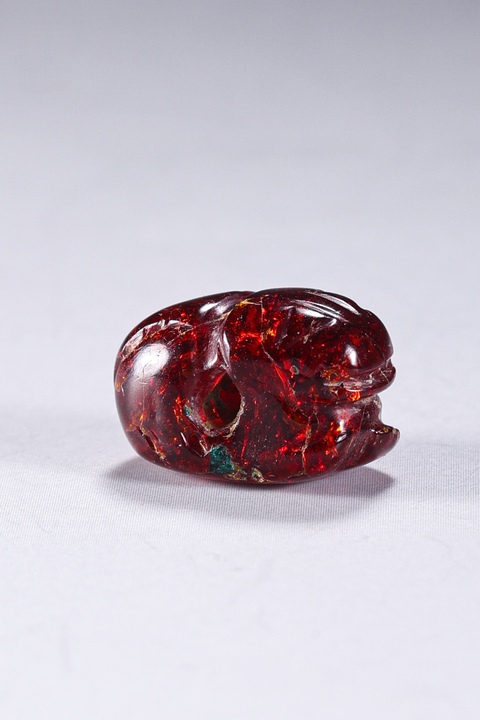 古玩玉器琥珀小瑞獸真品鑒賞圖